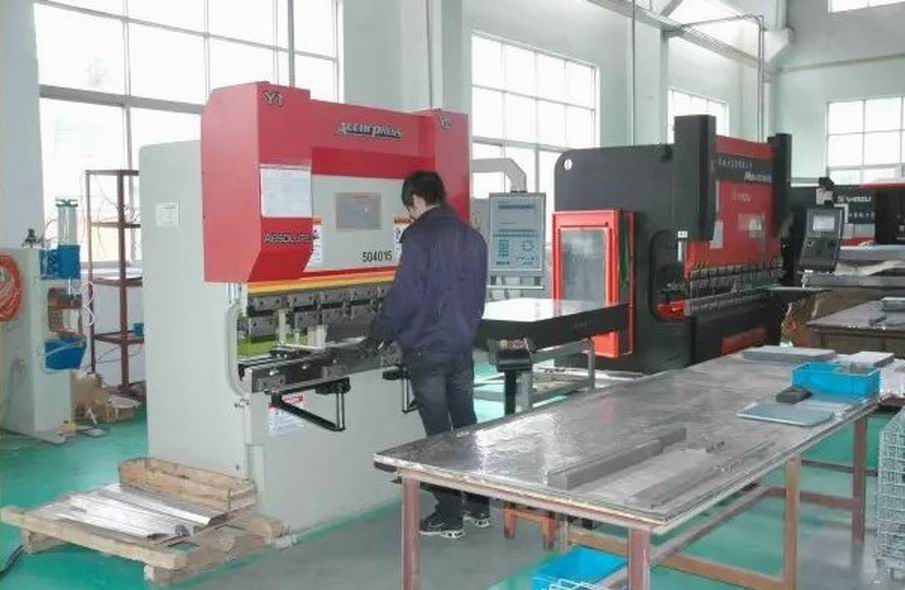 生產設備車間1.jpg 生產設備車間1.jpg